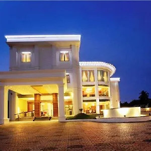 Wyte Portico Hotel